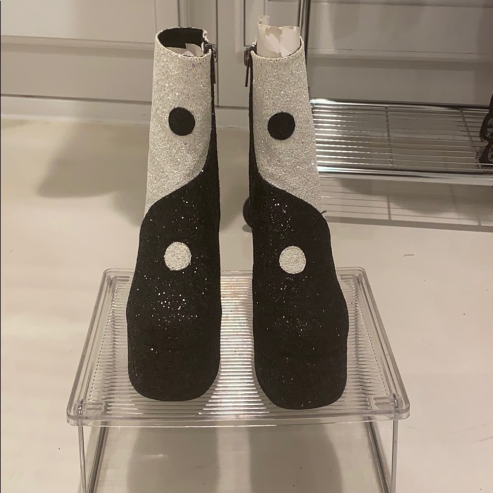 NEW Black/ White Glitter Peace Sign Boots